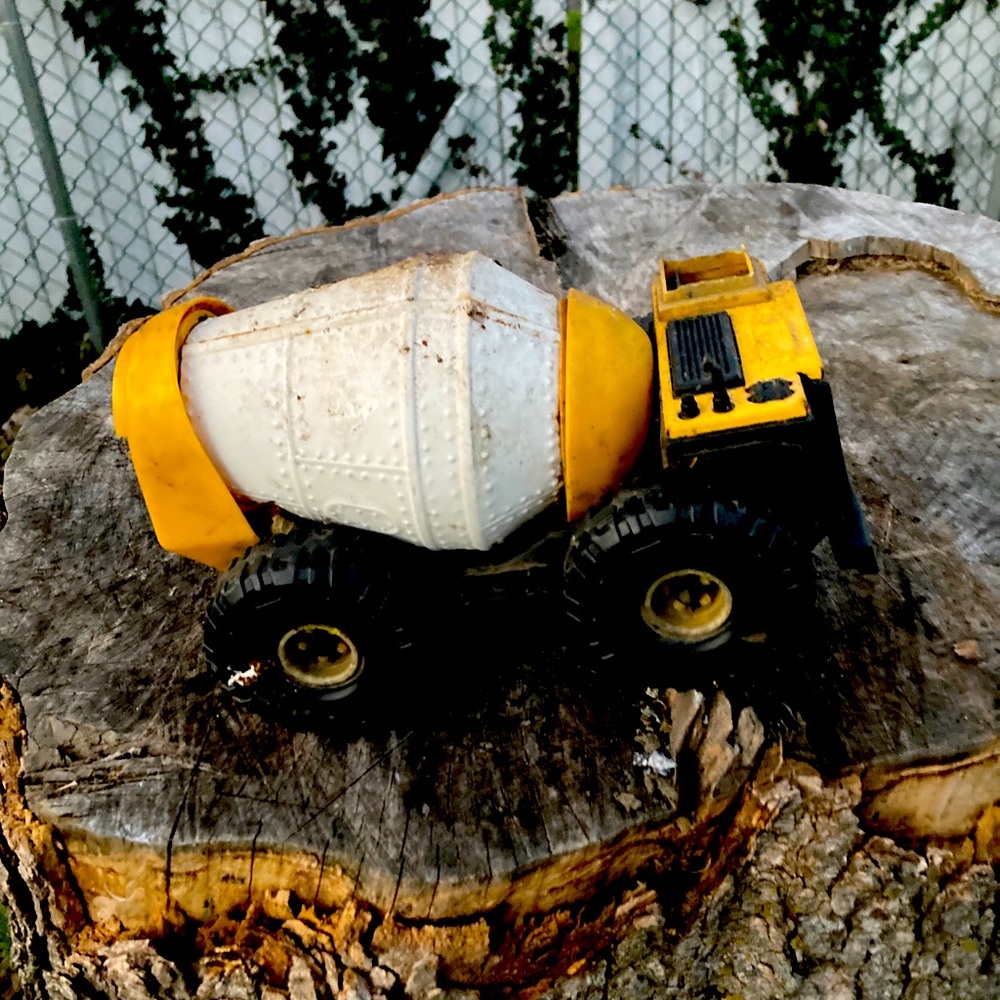 Off road cement truck